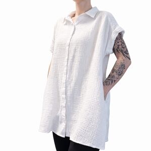 Little Moon by Aritzia White Waffle Cotton Short Sleeve Button-Up Size S